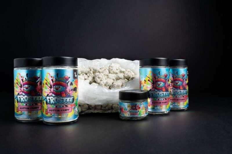 FROSTEE Snowcaps